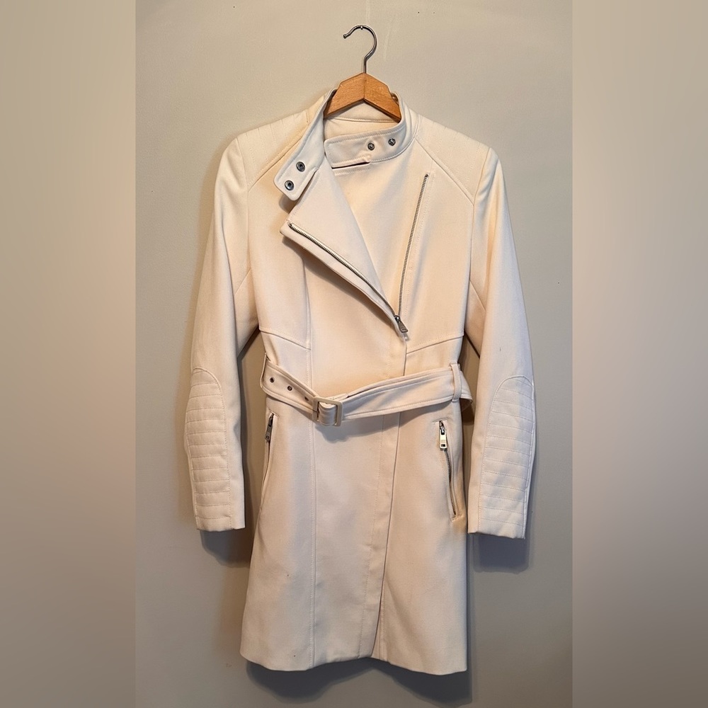Kenneth Cole New York Coat in Cream Size S